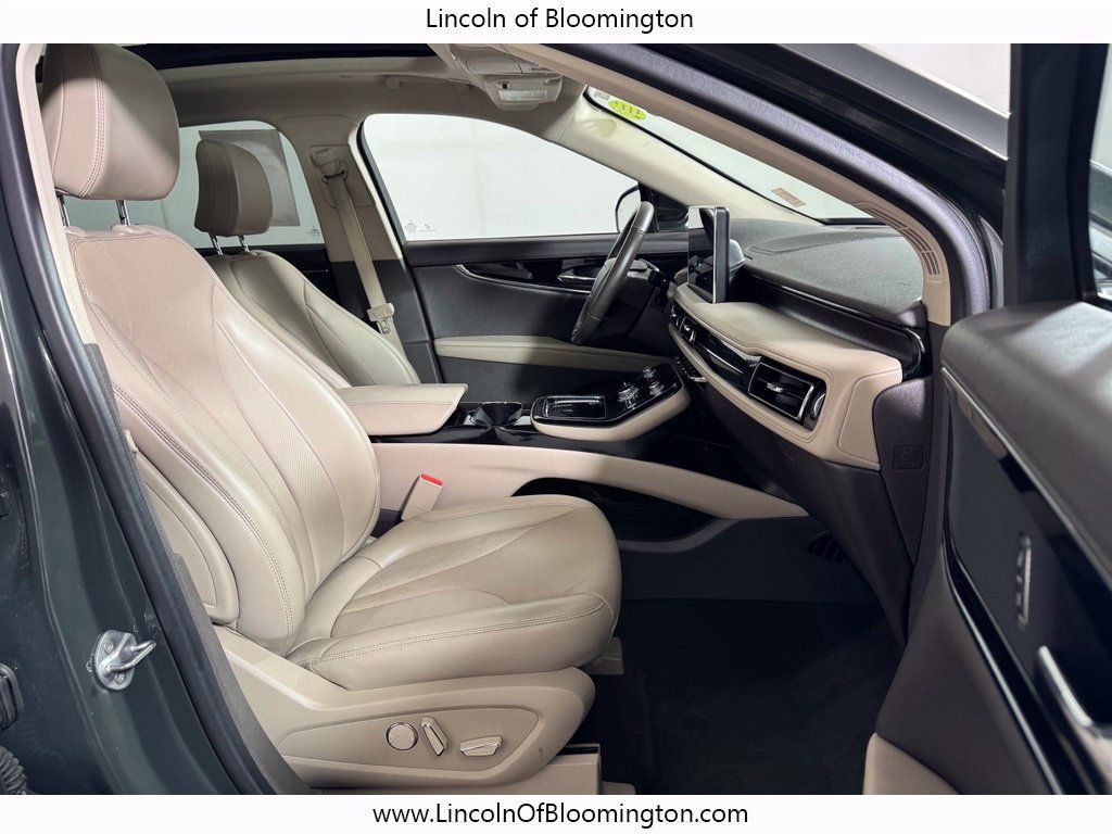 Used 2023 Lincoln Nautilus Reserve AWD/4WD image 11