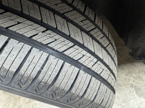 Used 2022 Ford Explorer XLT w/ Equipment Group 202A image 32