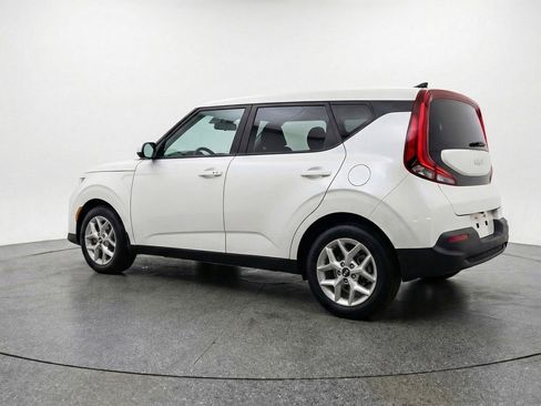 Used 2025 Kia Soul LX w/ LX Technology Package FWD image 5