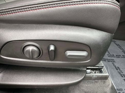 Certified 2023 Chevrolet Traverse RS image 29