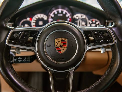 Used 2018 Porsche Panamera RWD image 14