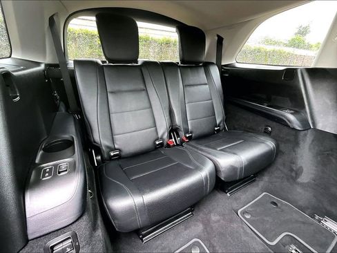 Used 2024 Mercedes-Benz GLS 450 4MATIC image 39