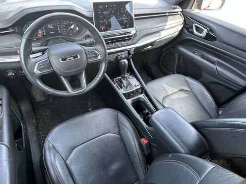 Used 2022 Jeep Compass Limited image 11