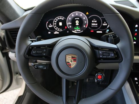 Certified 2025 Porsche 911 Carrera GTS RWD image 20