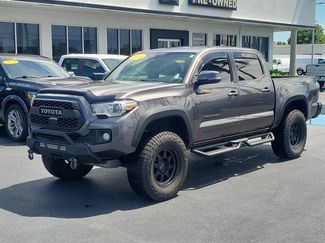 Used 2018 Toyota Tacoma TRD Off-Road image 1