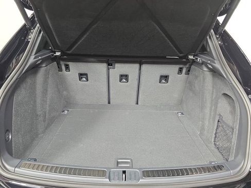 Certified 2026 Porsche Macan AWD/4WD image 25