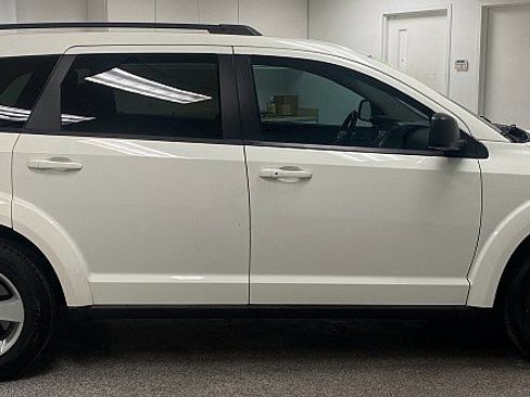 Used 2013 Dodge Journey SE image 4