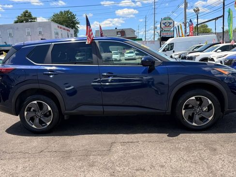 Used 2024 Nissan Rogue SV FWD image 11