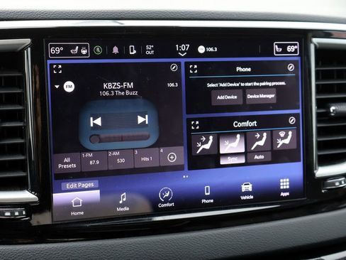 Used 2024 Chrysler Pacifica Touring-L FWD image 30