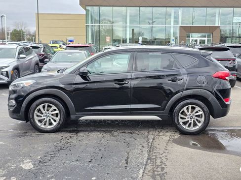 Used 2017 Hyundai Tucson SE image 2