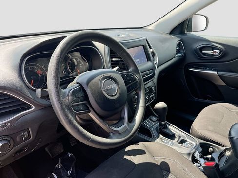 Used 2021 Jeep Cherokee Latitude image 9