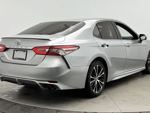 Used 2018 Toyota Camry SE image 7