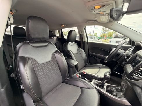 Used 2018 Jeep Compass Latitude w/ Popular Equipment Group AWD/4WD image 21