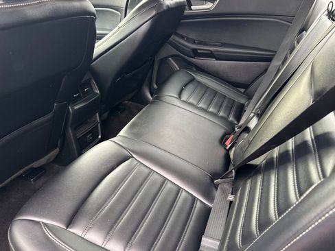 Used 2019 Ford Edge SEL w/ Equipment Group 201A image 12