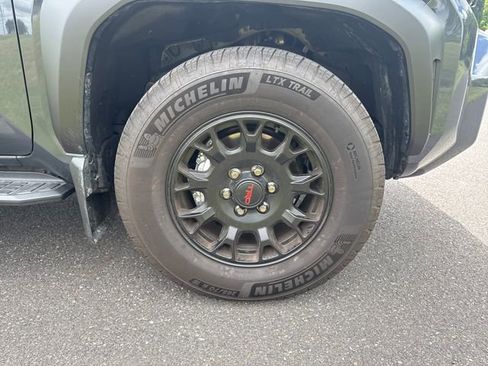 Certified 2025 Toyota 4Runner TRD Off-Road Premium AWD/4WD image 11