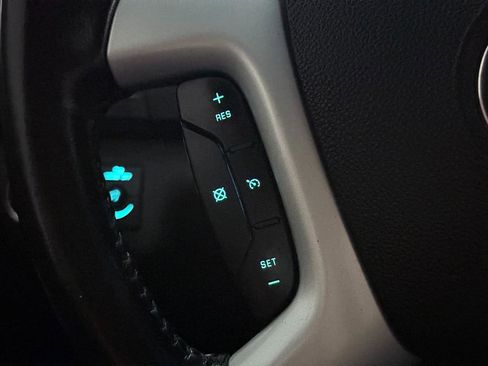 Used 2010 Chevrolet Traverse LT w/ Personal Connectivity Package image 35