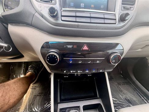 Used 2018 Hyundai Tucson SEL AWD/4WD image 15