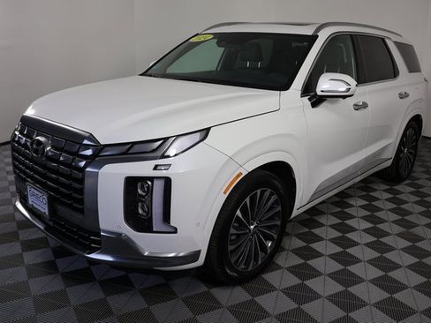 Used 2024 Hyundai Palisade Calligraphy image 4