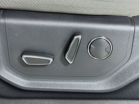 Used 2016 Ford F150 XLT w/ Equipment Group 302A Luxury AWD/4WD image 12