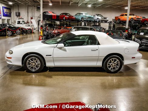 Used 2002 Chevrolet Camaro Z28 RWD image 5