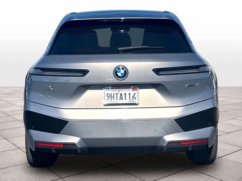 Used 2024 BMW iX xDrive50 w/ Sport Package AWD/4WD image 8