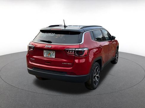 Used 2025 Jeep Compass Limited image 11