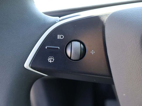 Used 2026 Tesla Model Y Long Range image 46