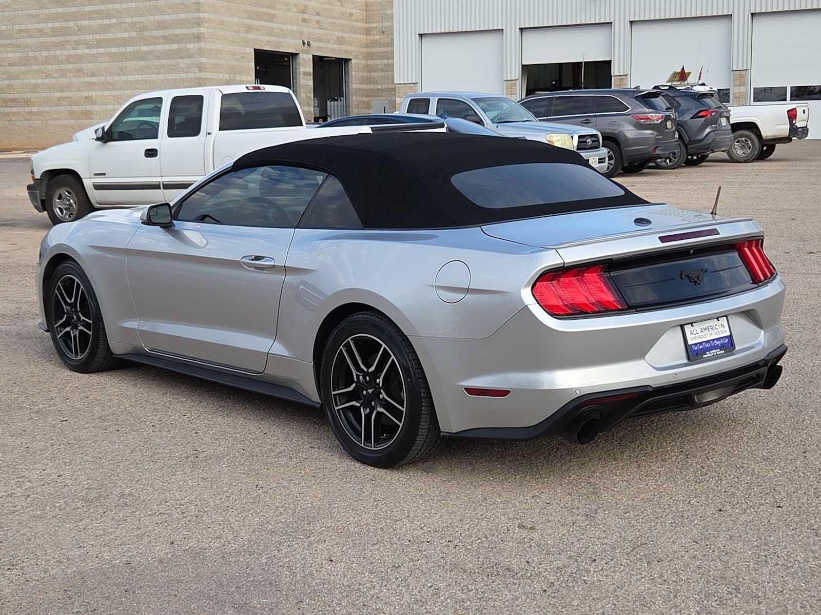 Used 2019 Ford Mustang Premium RWD image 6