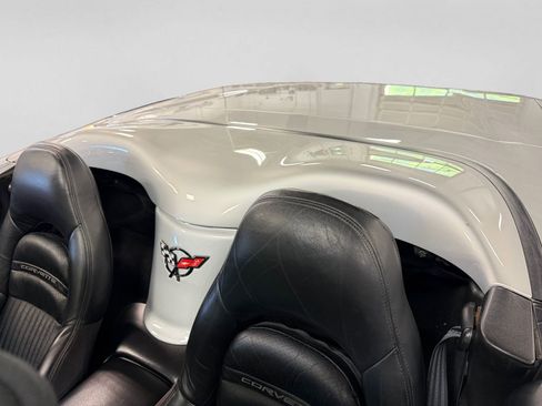 Used 2000 Chevrolet Corvette Convertible w/ Memory Pkg RWD image 37