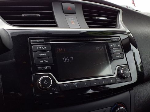 Used 2017 Nissan Sentra SV image 8