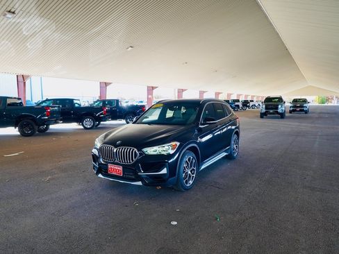 Used 2021 BMW X1 xDrive28i w/ Premium Package image 2