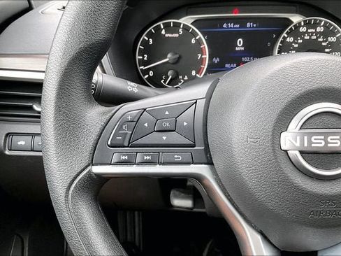 Used 2025 Nissan Altima 2.5 SV AWD/4WD image 20