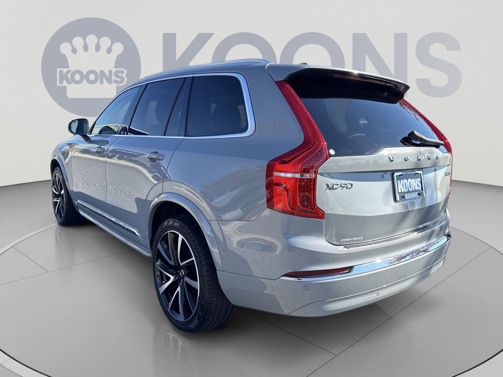 Used 2024 Volvo XC90 B5 Plus w/ Protection Package Premier AWD/4WD image 4