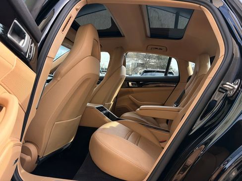 Used 2018 Porsche Panamera 4 w/ Premium Package Plus image 19