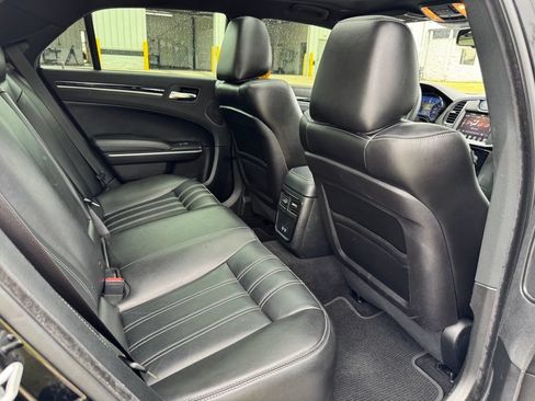 Used 2022 Chrysler 300 S RWD image 27