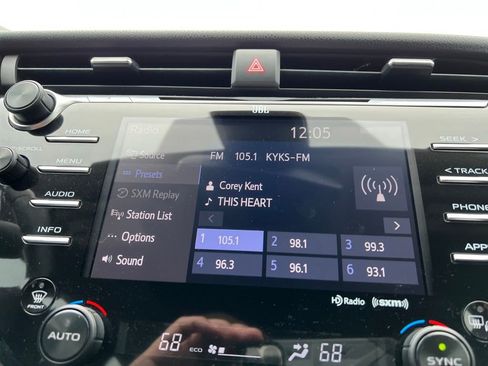 Used 2018 Toyota Camry XSE image 26