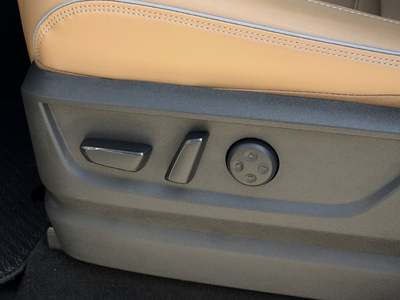 New 2027 INFINITI QX80 Luxe w/ Cargo Package RWD image 24