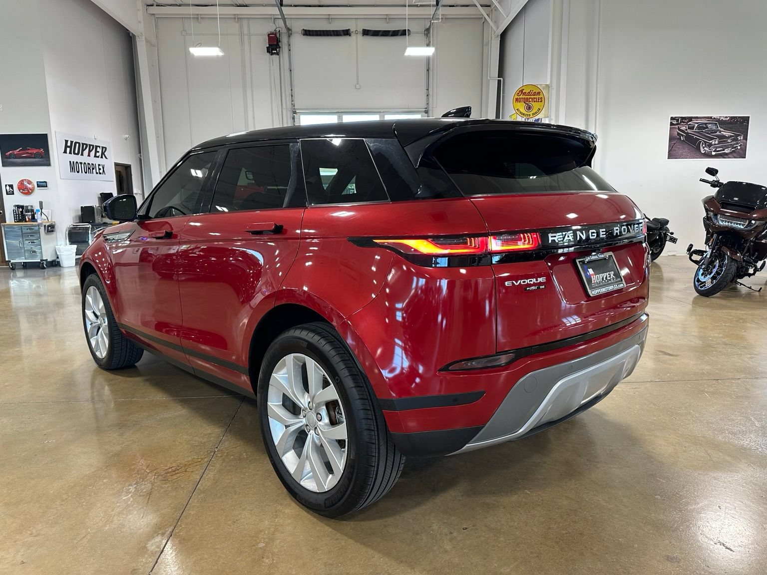 Used 2020 Land Rover Range Rover Evoque SE AWD/4WD image 6