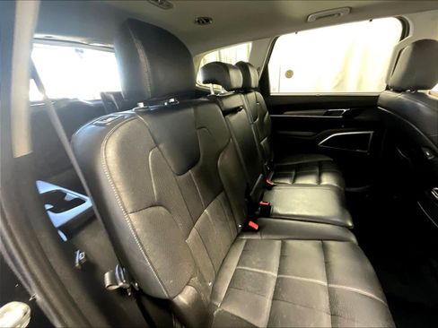 Used 2021 Kia Telluride EX image 16