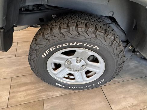 Used 2016 Jeep Wrangler Unlimited Sport w/ Connectivity Group AWD/4WD image 18