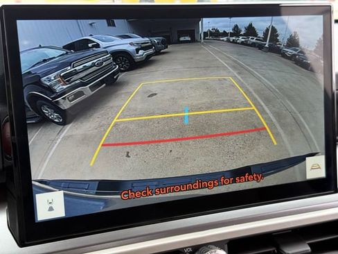 Used 2025 Toyota Tacoma TRD Sport AWD/4WD image 18