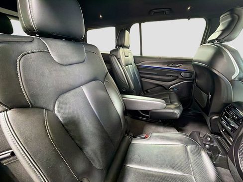 Used 2022 Jeep Grand Cherokee L Overland w/ Advanced Protech Group III AWD/4WD image 32