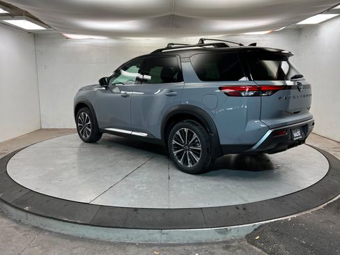 New 2026 Nissan Pathfinder Platinum image 3
