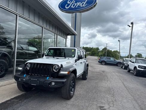 Used 2023 Jeep Wrangler Unlimited AWD/4WD image 1