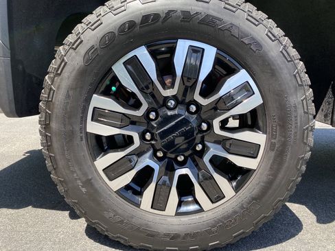 Used 2025 GMC Sierra 2500 Denali Ultimate AWD/4WD image 48