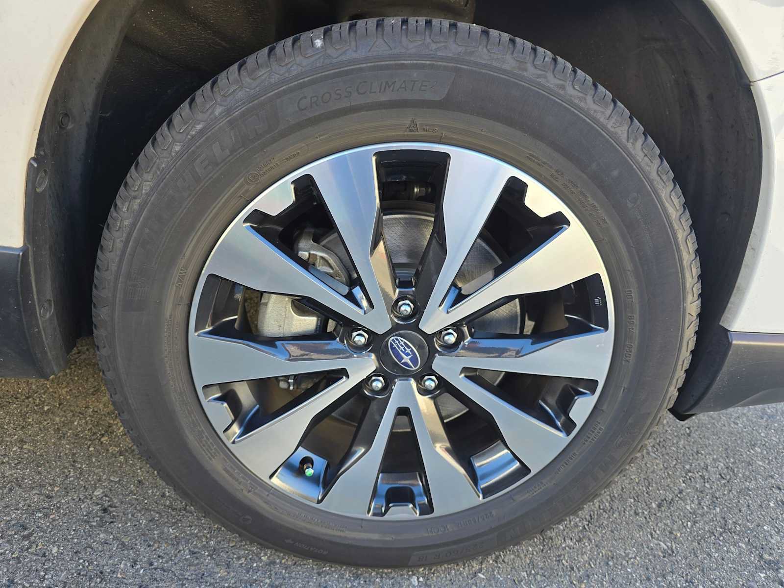 Used 2017 Subaru Outback 2.5i Limited AWD/4WD image 4