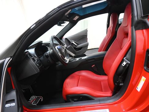 Used 2019 Chevrolet Corvette Stingray Coupe w/ 1LT RWD image 7