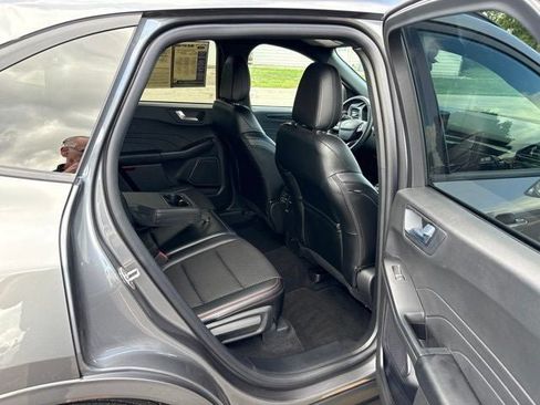 Used 2024 Ford Escape ST-Line w/ Tech Pack #1 AWD/4WD image 7