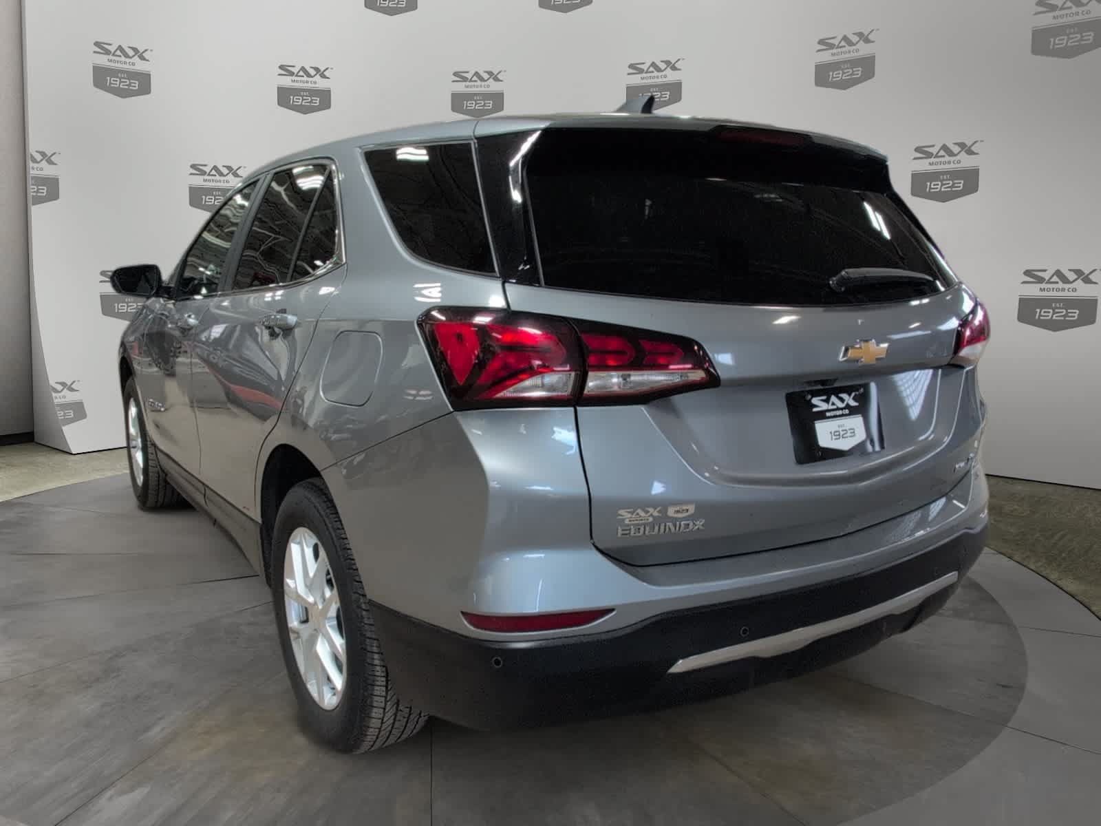 Used 2024 Chevrolet Equinox LT AWD/4WD image 3