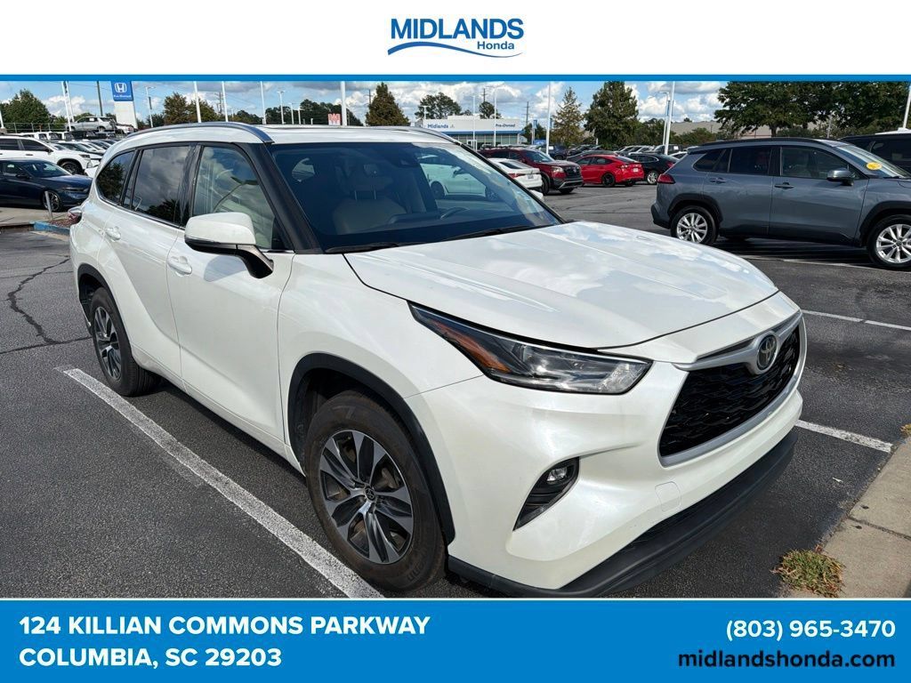 Used 2021 Toyota Highlander XLE FWD image 5